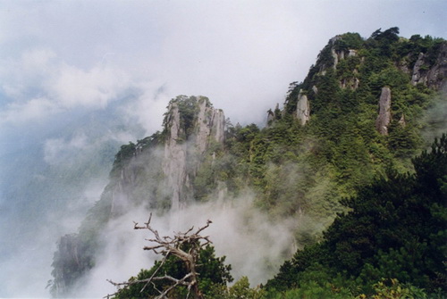 Mingyue (Bright Moon) Mountain