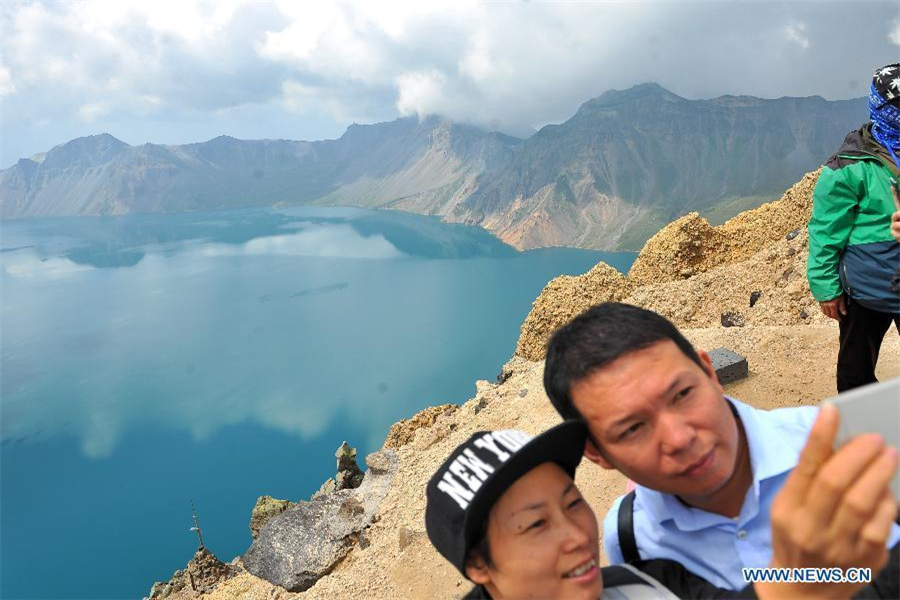 Stunning scenery of Tianchi lake