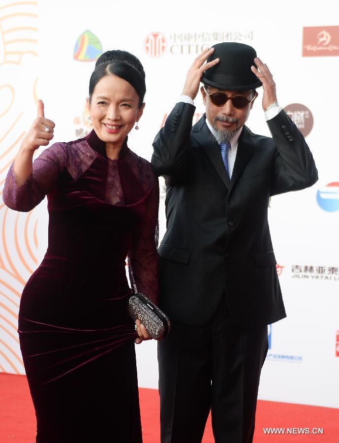 Stars shine at red carpet of 24th China Golden Rooster and Hundred Flowers Film Festival