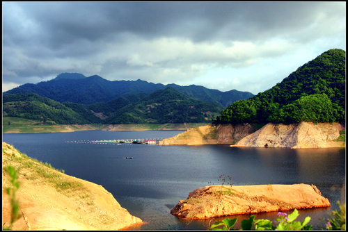 Sights: Shuifeng Lake