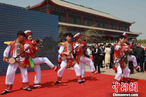 Bai ethnic group culture charms Shenyang residents