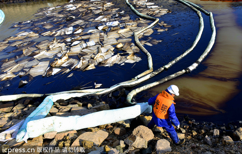 Ocean cleaning underway after oil pipe blast