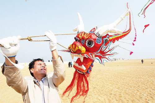 Kite-making helps city soar