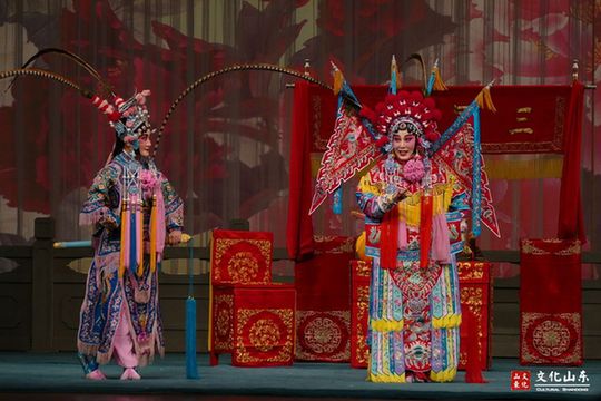 Shandong youth opera masters reach out to theatre enthusiasts