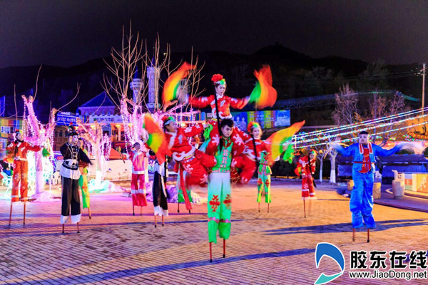 Gorgeous lantern show brightens Yantai