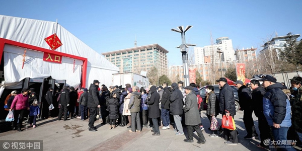 Jinan residents throng Chinese New Year bazaar