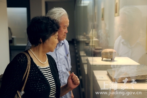 Han historic relics exhibited in Jiading