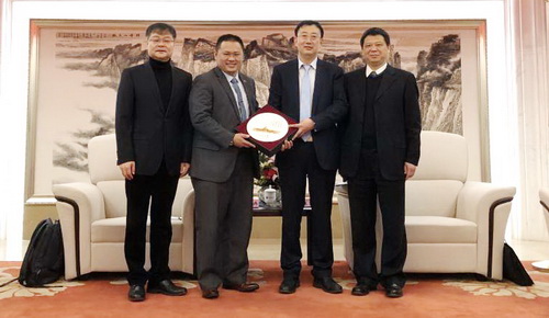 Malaysian counselor visits Shanxi University