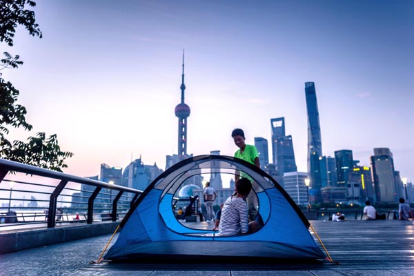 Campers on Bund leave trash behind