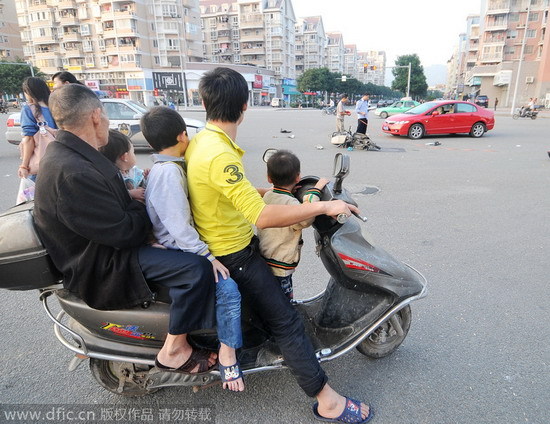 Should e-bikes be banned in China?