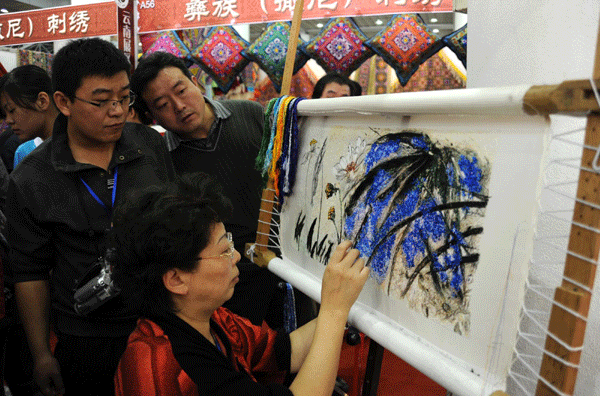 Intangible cultural heritage show in Jinan