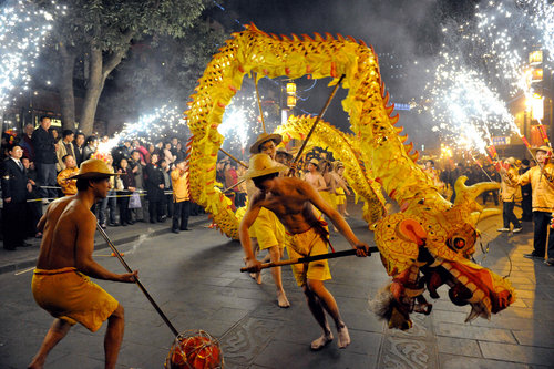 The Lantern Festival burns bright across China