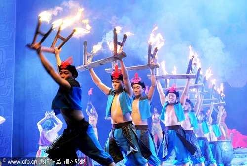 Traditional dance at Wuhan Opera House