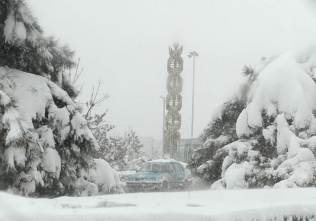 Springtime snowstorm pounds Harbin