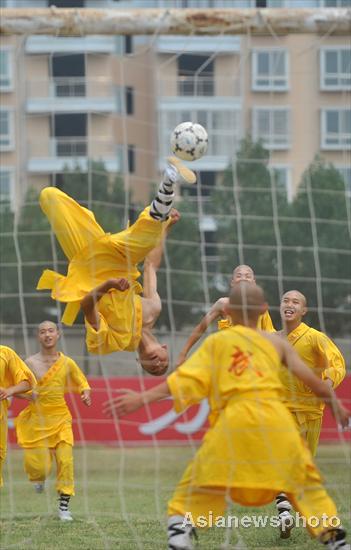 Shaolin Kung Fu catches World Cup fever