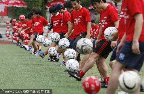 World record ball-juggling made in China