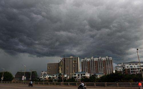 Hainan: tropical storm Conson approaching