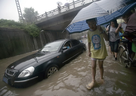 Rainstorms continue, disrupting traffic in Central China