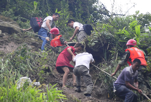 Evacuation continues in mudslide-hit Yingxiu