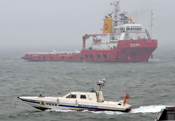 Oil spill and rescue drill on Bohai Sea