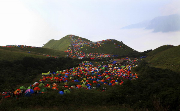 Tent festival brings hikers to East China