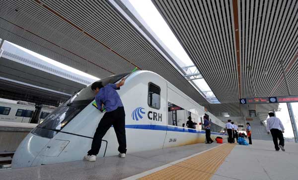 New railway to open in eastern Hainan island