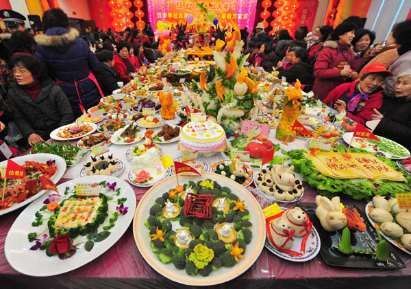 8,000 dishes for a grand family feast