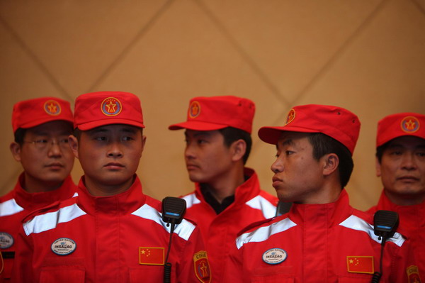 Chinese rescue team leaves for Japan