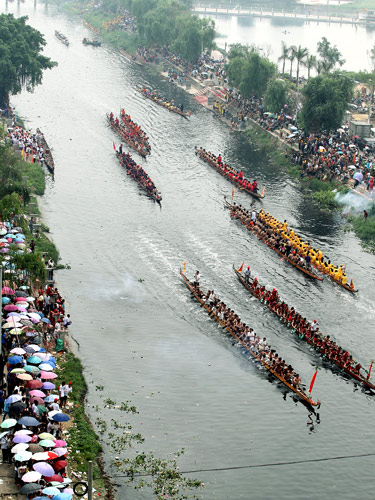 Dragon boat races breathe life into festival