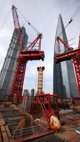 Shanghai Tower grows taller