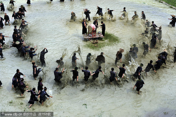 Dancing to tune of the ancient Miao ethnic group