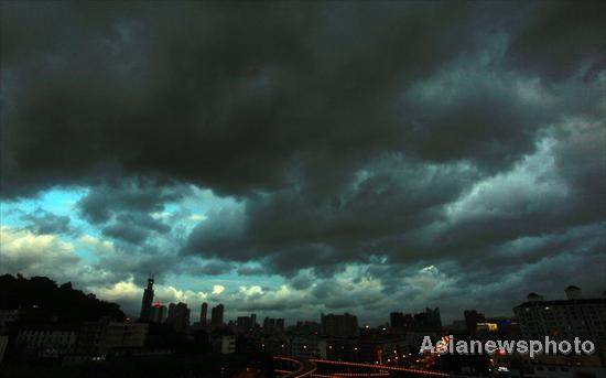 Typhoon Nanmadol hits Taiwan