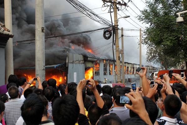 Market destroyed by fire in Beijing