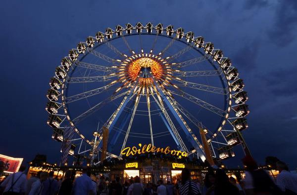 Oktoberfest parade starts in Munich