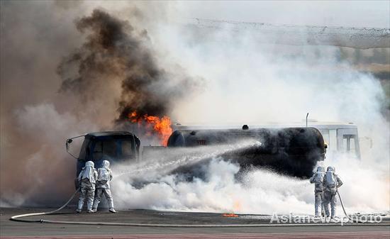 Massive fire rescue drill held in NE China city