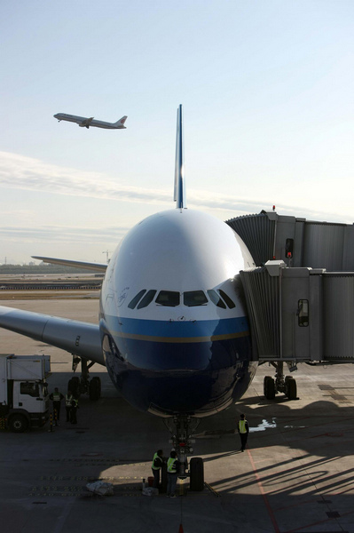 Yao Ming joins China's 1st A380 maiden voyage