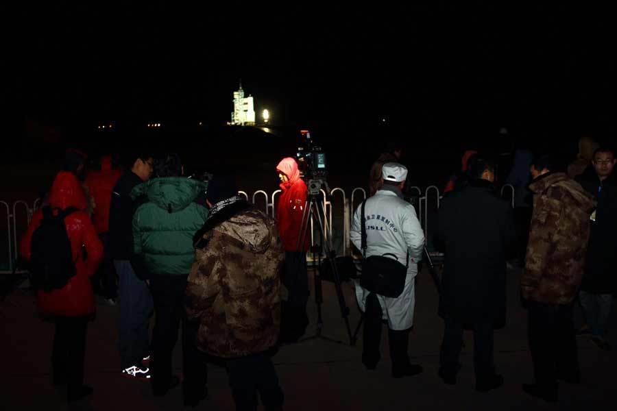 Unmanned spacecraft Shenzhou VIII blasts off