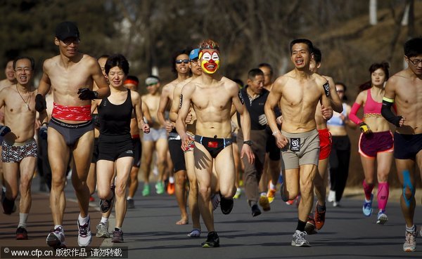 Underwear runners fight chilly winter