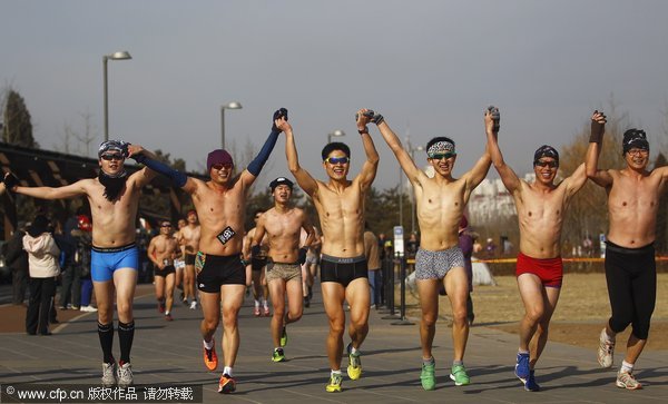 Underwear runners fight chilly winter