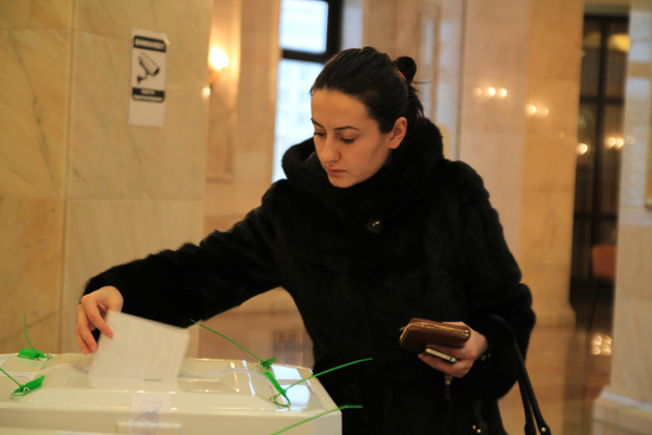 Russians vote for new president