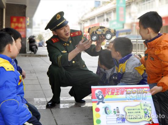 Students taught safety tips on Security Education Day