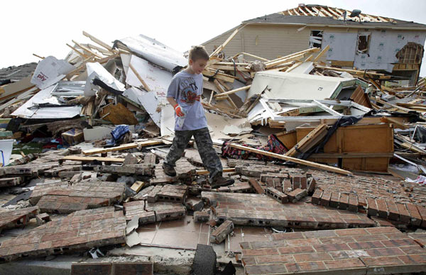 Swarm of tornadoes rip through Texas