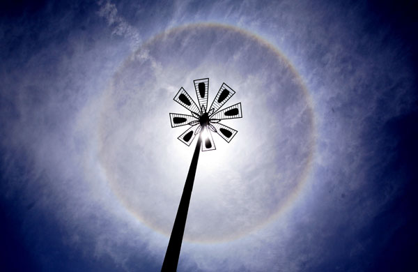 Solar halo rises in E China