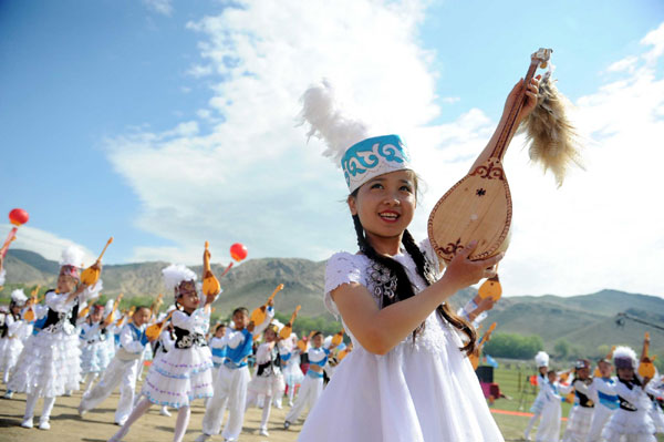 Tourism festival kicks off in NW China