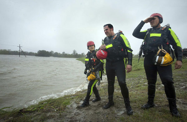 Hurricane Isaac weakens to tropical storm