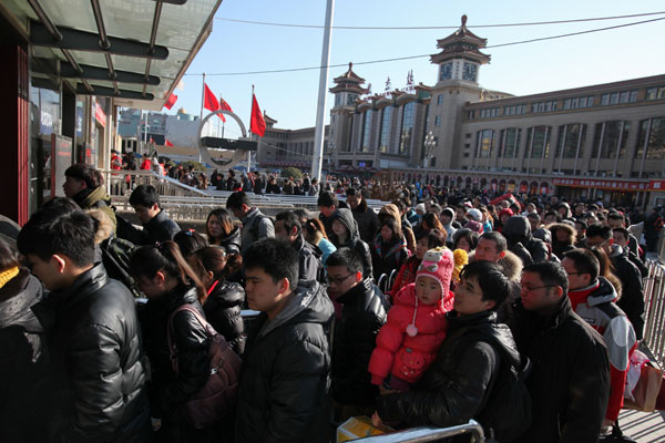 Railways see surging passengers after New Year holiday