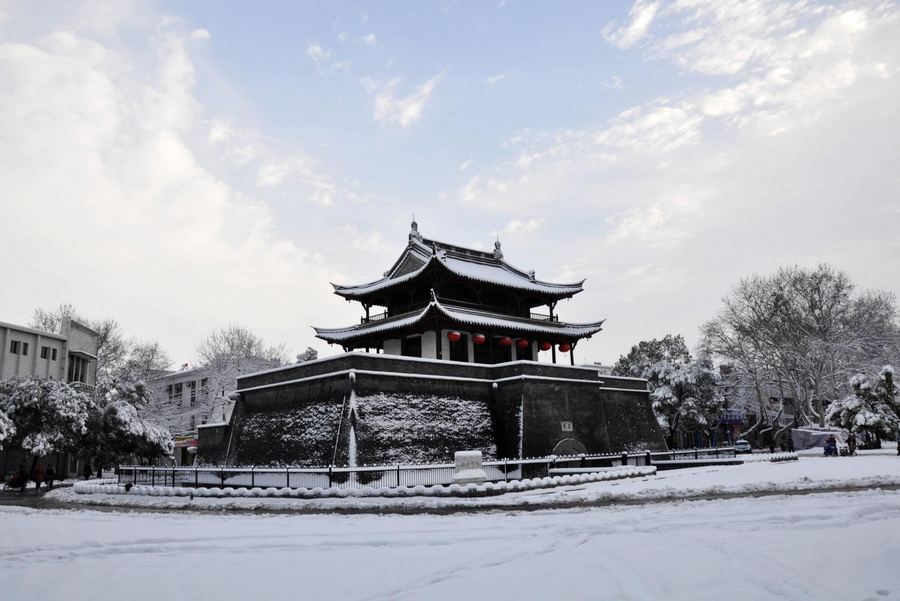 Snowfall hits cities in eastern and central China