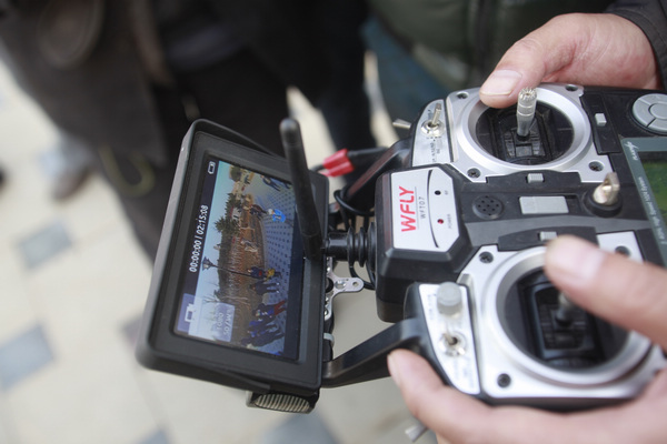 Homemade aerial photo 'spider' takes off