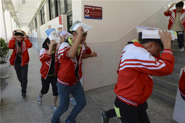 Anniversary quake drill jolts students