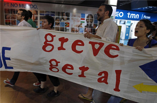 Portuguese stage general strike against austerity